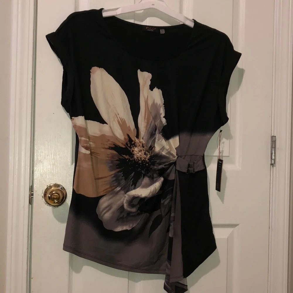 Fylo London Womens Big Floral Print Blouse New With Tags Size XL